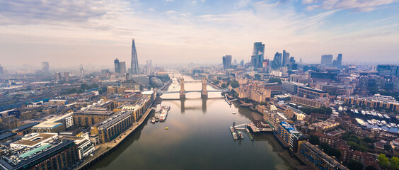 Fototapete - Aerial view of London and the River Thames