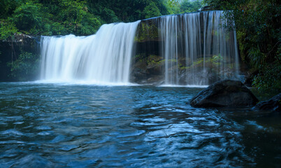 Aufkleber - Beautiful deep forest waterfall in Thailand