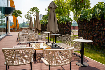 The layout of the casual seating position in the cafe outdoor