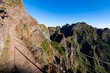 Madeira Wanderung Pico do Arieiro Pico Ruivo Portugal Aussichtspunkt Weg Wolken Pico das Torres Attraktion Trekking Berg Gipfel blauer Himmel Insel Panorama Horizont Gebirge Licht Schatten Kontur GR1
