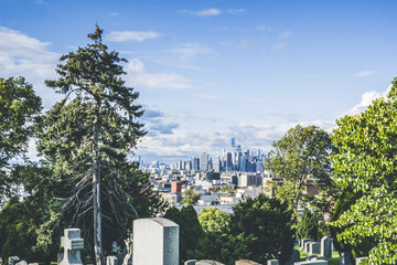 Canvas Print - View of Manhattan skyline seen from Greenwood Cemetery in Brooklyn.