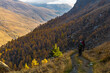 © alessandrogiam - La Valle Varaita in versione autunnale. I laghi, le nebbie, i monti e le strade che si tingono d’oro
