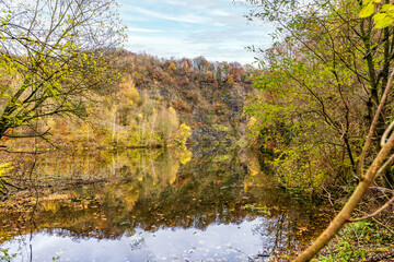 Wall Mural - Hummelsbergsee im ehemaligen Vulkan