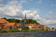 Ansicht vom Fluß auf die Stadt Lauenburg an der Elbe
