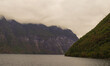 Eindrucksvolle Fjordlandschaft mit Bergketten und Fjorden in Norwegen