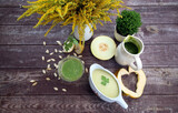 Fototapeta  - sok zdrowy świeży warzywny dieta detoks dynia jesień stół naczynia 