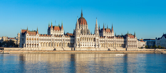 Wall Mural - Hungarian Parliament building at sunset in Budapest, Hungary