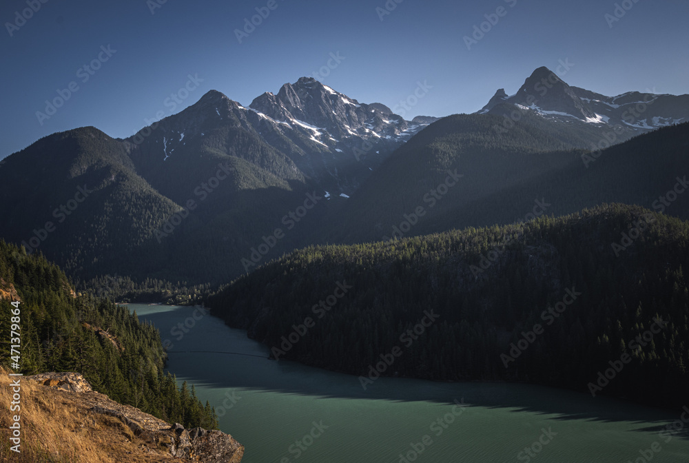 View of snow capped rocky mountain - 1000 F 471379864 RHUY7yLV4URzPyInSv9yHwFkukAqlKUA 