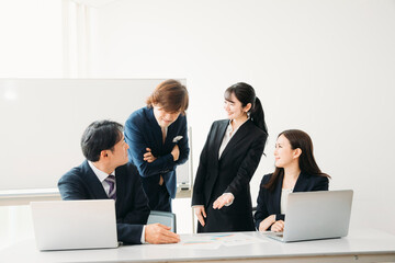 Canvas Print - 楽しい会議風景
