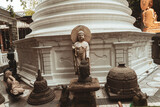 Fototapeta  - Piękny posąg Buddy w świątynnym ogrodzenie.