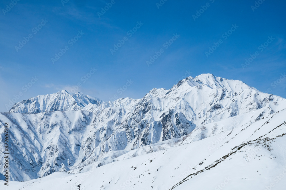 美しい雪山 Stock Photo | Adobe Stock