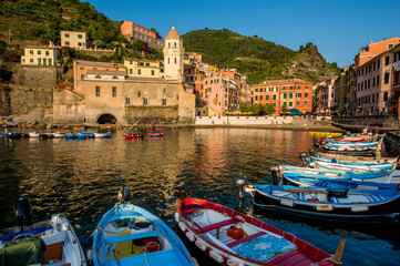 Poster - Santa Margheritte de Antiochia church and harbor, Vernazza, Cinque Terre, Italy.