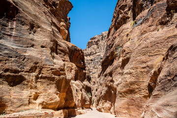 Wall Mural - View of the Siq leading to the entrance of Petra, Jordan