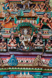 Fototapeta  - Hinduska świątynia w Azji, pięknie zdobione ołtarze, rzeźby hinduskich Bogów.