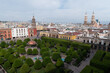 Aérea del centro de León Guanajuato con parque, kiosco e iglesias 