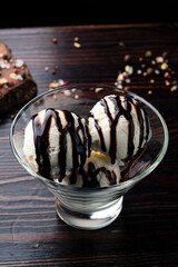 Canvas Print - Vanilla sundae ice cream with chocolate