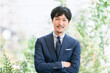 © 茂輝 田代 - ネイビースーツ姿の男性