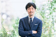 © 茂輝 田代 - ネイビースーツ姿の男性