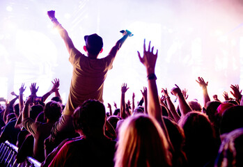 Canvas Print - Crowd of people celebrating the New Year's Eve at a party