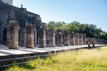 Wall Mural - Chichen Itza Mayan ruins in Mexico - Temple of a Thousand Warriors