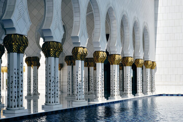 Beautiful shot of Sheikh Zayed Grand Mosque in Abu Dhabi