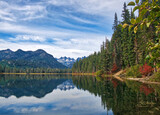 Fototapeta Las - Cooper Lake in the Central Washington Cascade Mountains.