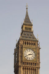 Wall Mural - Scenic shot of the Big Ben clock and Tower, at the houses of Parliament in London, United Kingdom