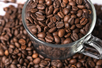 Poster - Coffee beans in a glass cup