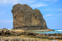 Majestätisch Zeigt Sich Die Felsformation Roque Del Moro An Der Westküste Auf Fuerteventura