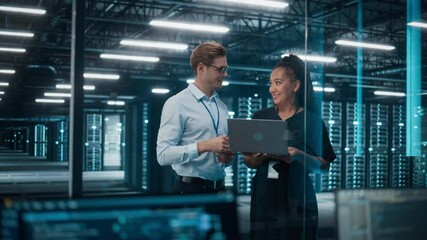 Aufkleber - Diverse Big Data Center Server: e-Business Enrepreneur and IT Specialist talk, Use Laptop. Information Technology Engineer and System Administrator do Cloud Solution, Server Analytics, Cyber Security