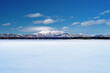 北海道・中標津町 冬の雪原と海別岳の風景