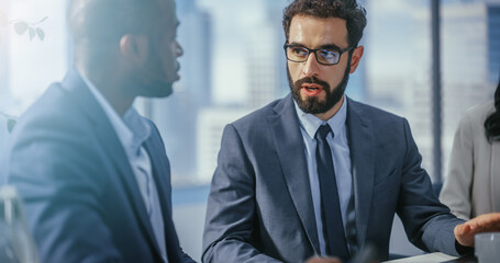 Leinwandbilder - Modern Multi-Ethnic Office Conference Room Meeting: Caucasian Top Manager Talks to Black Executive, They Brainstorm, Find Solution. Stock Market Investors Negotiate. Close-up Portrait