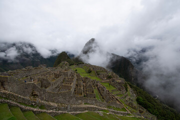 Canvas Print - Scenic views of Macchu Pichu mountain and surroundings