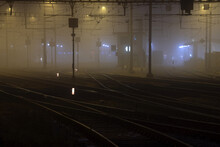 La Gare De Payerne De Nuit Dans Le Brouillard