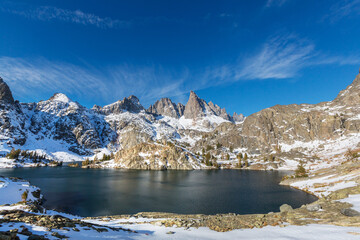 Wall Mural - Minaret lake