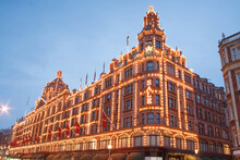 A Famous Department Store In London. 