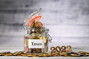 Sticker - argent banque pauvreté euro taxe epargne salaire pension prix cout budget an année calendrier agenda 2022