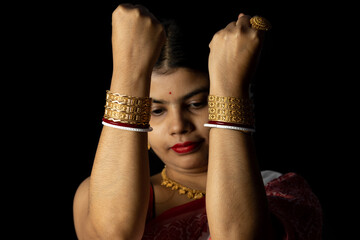 Wall Mural - Indian woman with bangles