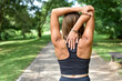 Joga, młoda dziewczyna, kobieta praktykująca jogę w parku. Ćwiczenia rozciągające, sport na powietrzu. Yoga, young woman practicing yoga in the nature.