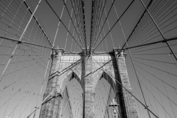 Fototapete - New York, Brooklyn bridge in Manhattan at daytime