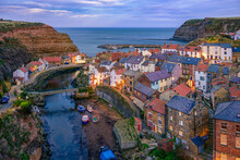 Staithes Is A Seaside Village In The Scarborough Borough Of North Yorkshire, England. Captain Cook Lived And Worked Here As A Grocer's Apprentice.