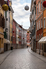 Canvas Print - Beautiful, old, colorful facades of houses in the popular tourist destination of Rovinj, Croatia