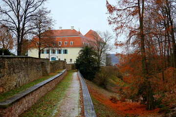 Wall Mural - Blick auf das Schloss Siebeneichen in Meissen