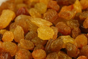 Poster - Yellow raisins dried fruits close-up