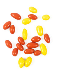 Wall Mural - glazed peanuts isolated on white background