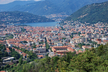 Wall Mural - Vista della città di Como da un punto panoramico.