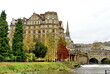 Pulteney Bridge and Georgian architecture on the River Avon in Bath, England, in autumn