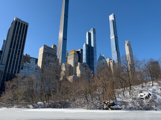 Fototapete - Central Park in New York City in winter snow
