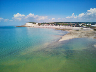 Canvas Print - Picturesque panoramic landscape of white chalk cliffs near Mers-les-Bains