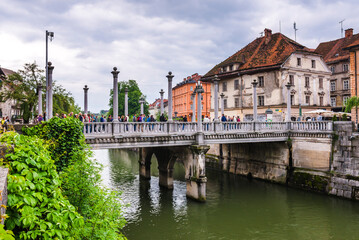 Wall Mural - Cobblers Bridge across the Ljubljanica River, Ljubljana, Slovenia, Europe